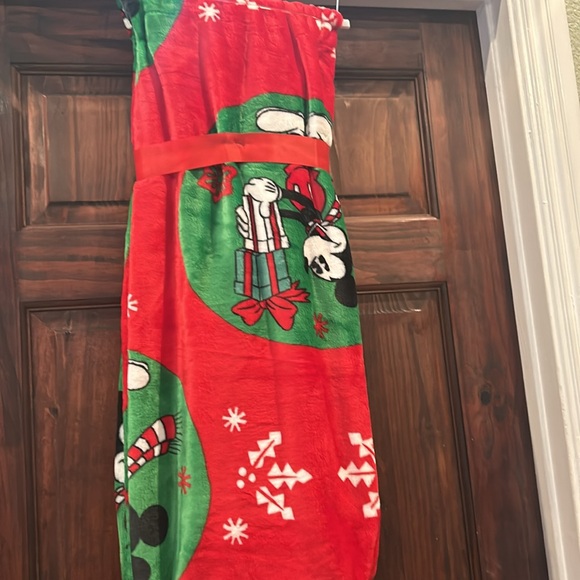 Mickey Christmas blanket - Picture 3 of 3